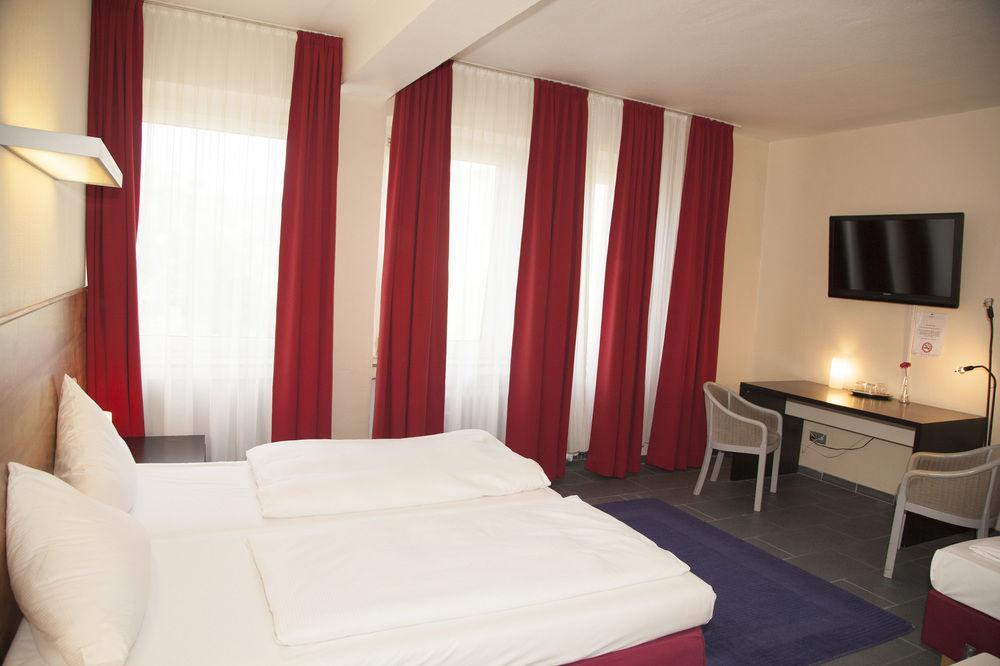 A&O Koeln Hauptbahnhof Hotel Exterior foto